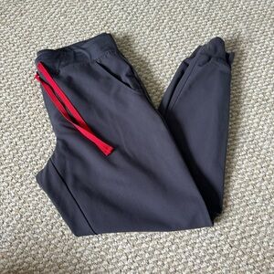 FIGS Zamora Charcoal scrub joggers